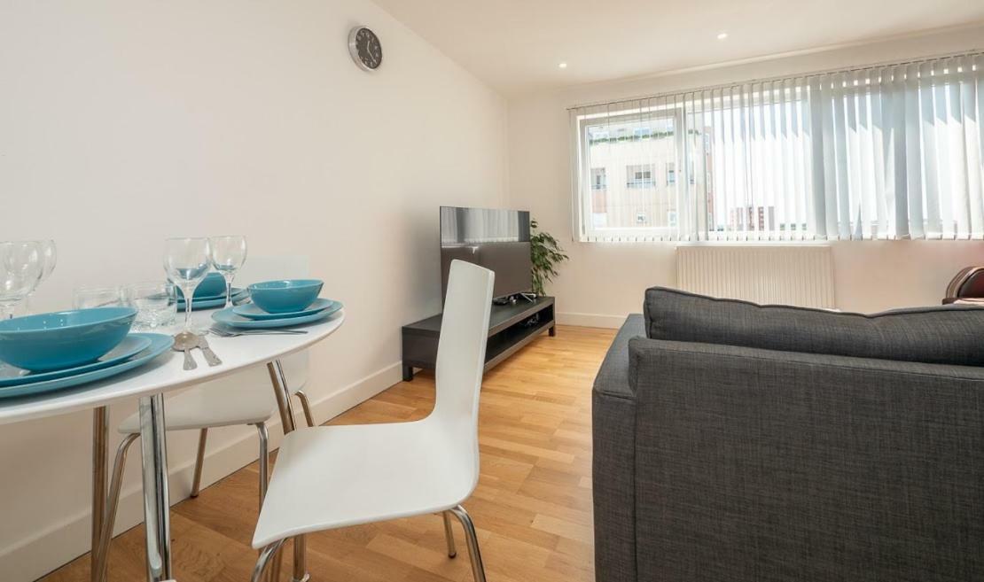 Easystay Slough Central Free Parking Luaran gambar